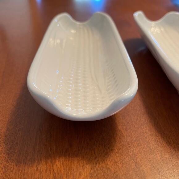Pfaltzgraff Heritage White Footed Corn on the Cob Stonewear Holders Tray - Two - Picture 4 of 8
